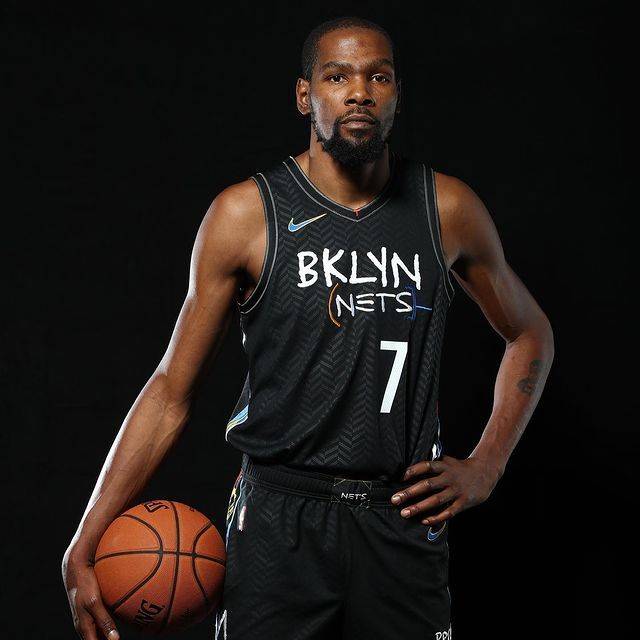 表现得更为 表现得更为